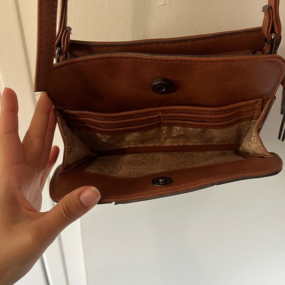 Cross Body bag w/wallet - Picture 2 of 3